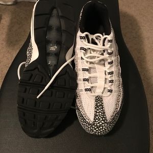 Women's 9.5 Nike AirMax